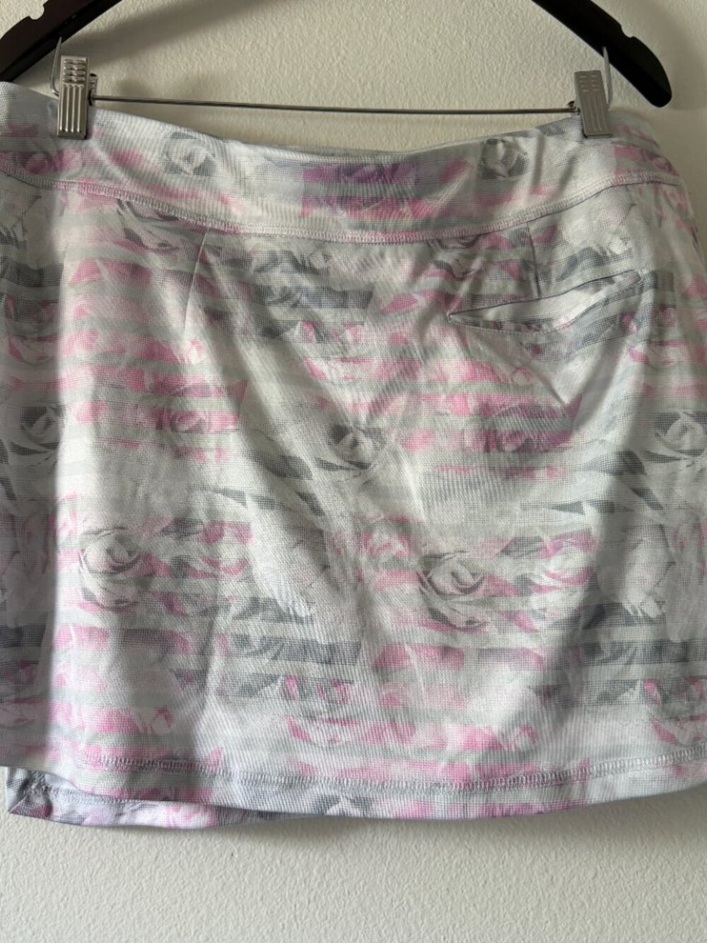 PGA TOUR Women's Golf Skort Size Large White Pink Floral Print Built In Shorts - Picture 2 of 5
